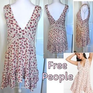 Intimately Free People Let It Happen
Textured Floral Print Mini Dress Sz XS